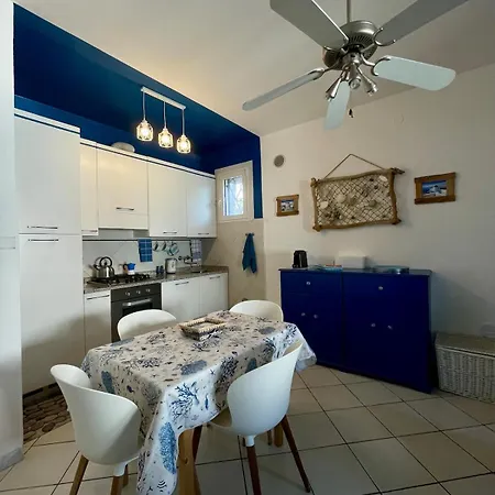 Vakantiehuis Villetta Con Giardino Domus Mare